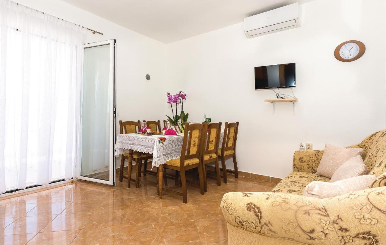 4 Bedroom Cozy Apartment In فوديس المظهر الخارجي الصورة